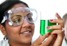 5 Reasons Why You Should Study Chemistry Abroad